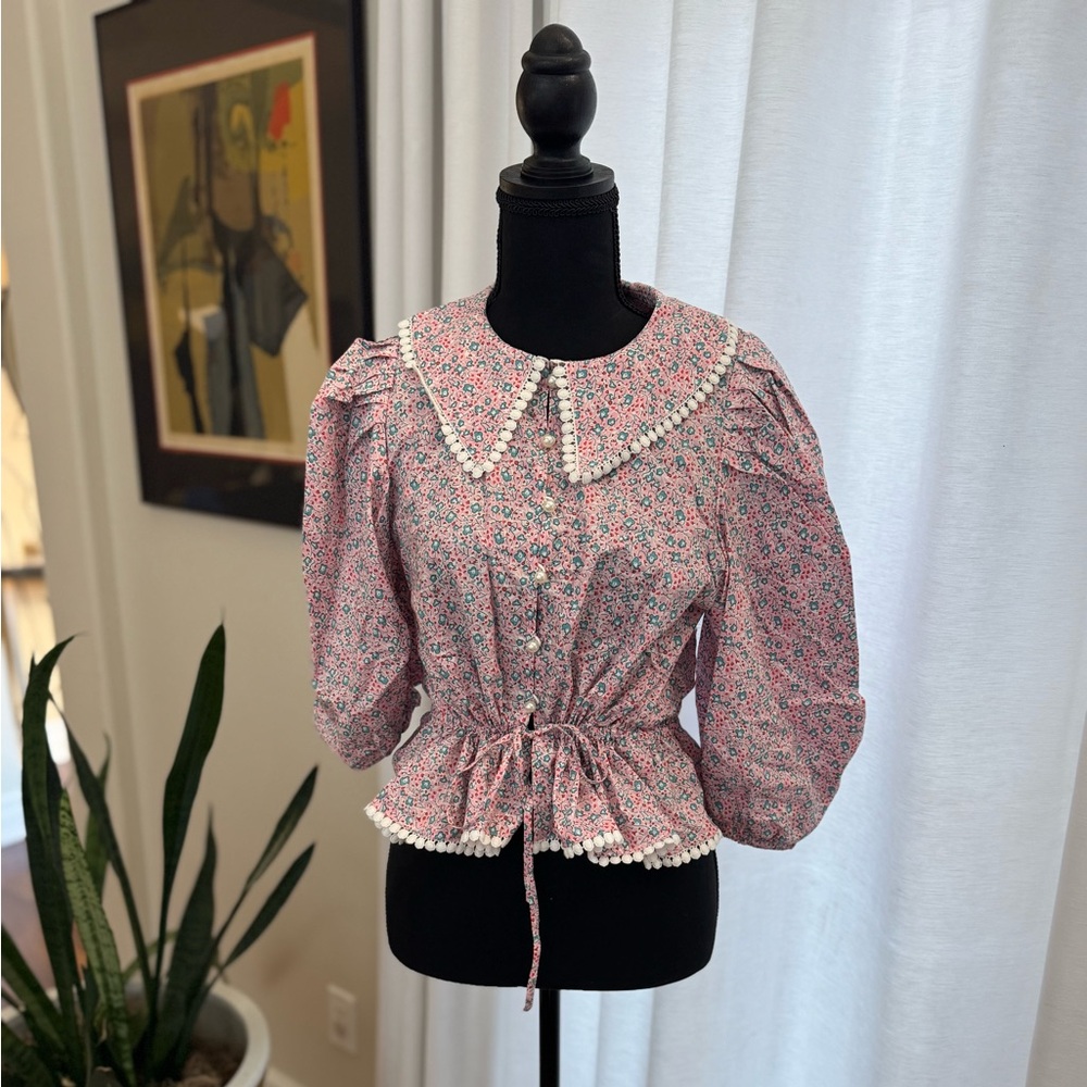 Jovanna Scalloped Floral Print Blouse